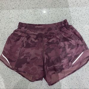 ⭐️PINK LULULEMON HOTTIE HOT SHORTS⭐️